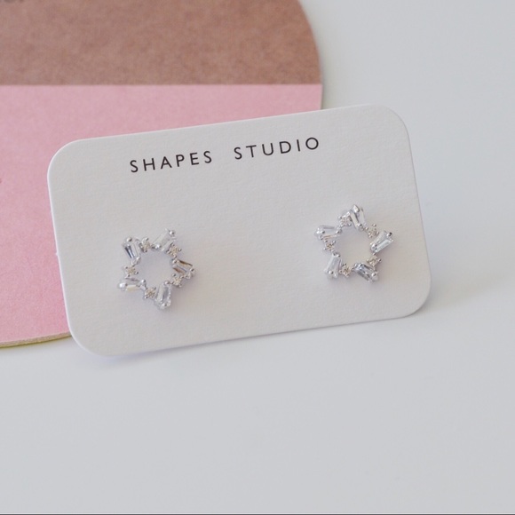 Stunning Star Zirconia Stud Earrings Silver Posts - Picture 3 of 6